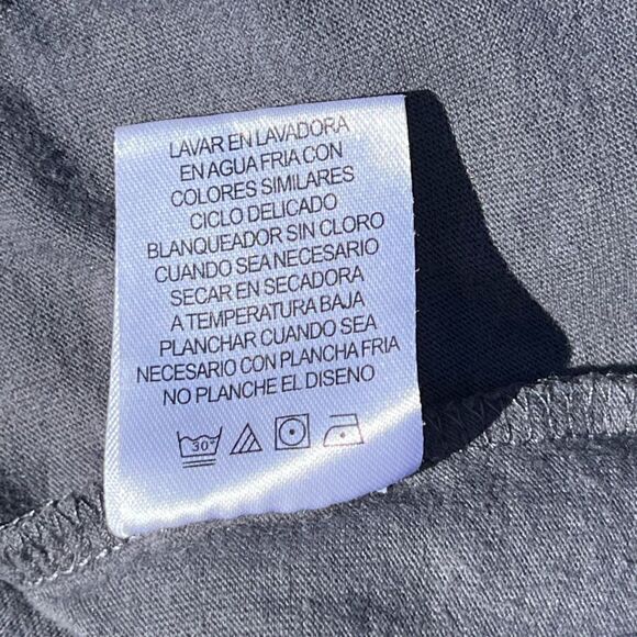 Official Rick & Morty long sleeve T-Shirt with space saucer on it Size L - Picture 9 of 9